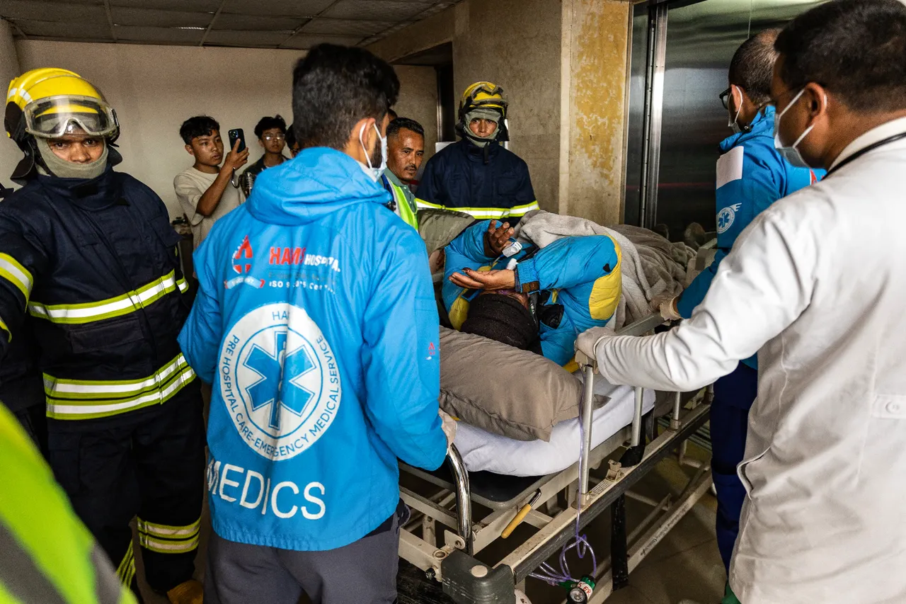 Aç, susuz altı gün! Nepalli kayıp dağcıdan iyi haber! Everest’ten sürünerek inmiş