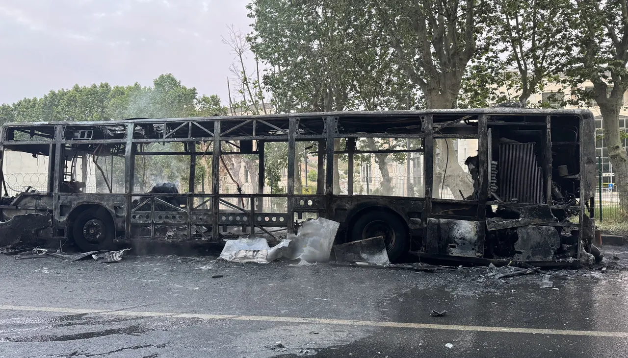 Beykoz'da İETT otobüsünde yangın! Araç küle döndü