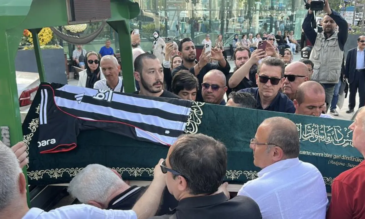 Çocuklarından Reha Muhtar’a son görev! Kızı Mina’nın tepkileri gözden kaçmadı