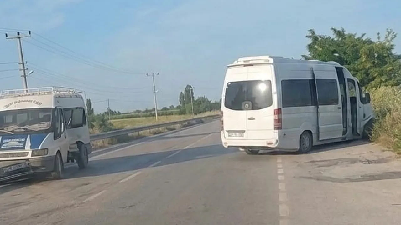 Denizli'de işçi servisleri çarpıştı! Çok sayıda yaralı var