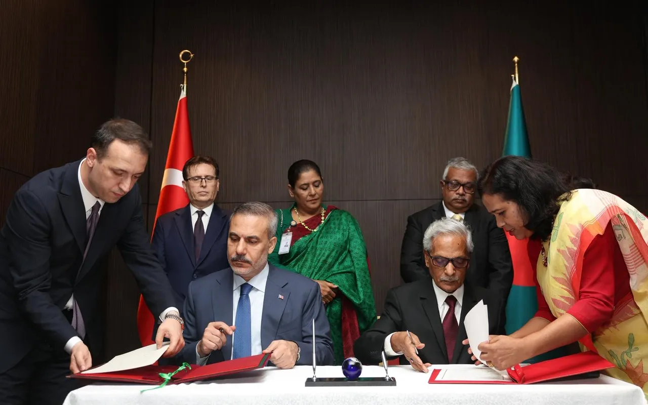 Dışişleri Bakanı Fidan Bangladeşte: İki ülke arasında mutabakat zaptı imzalandı