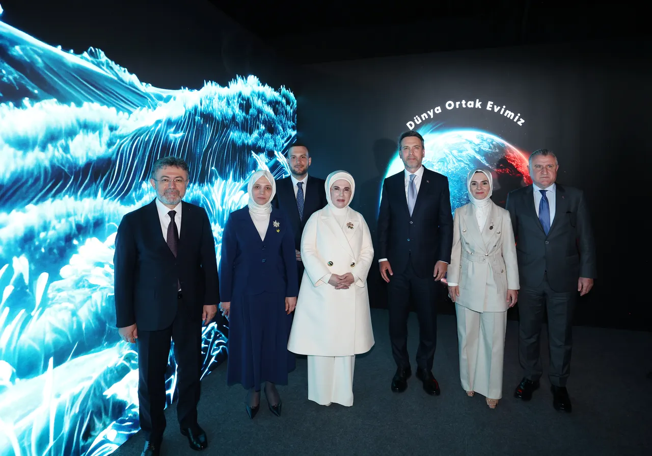 Emine Erdoğan: Sıfır Atık Forumu, insanlık ailesinin ortak bir ideal etrafında kenetlendiği tarihi bir buluşma