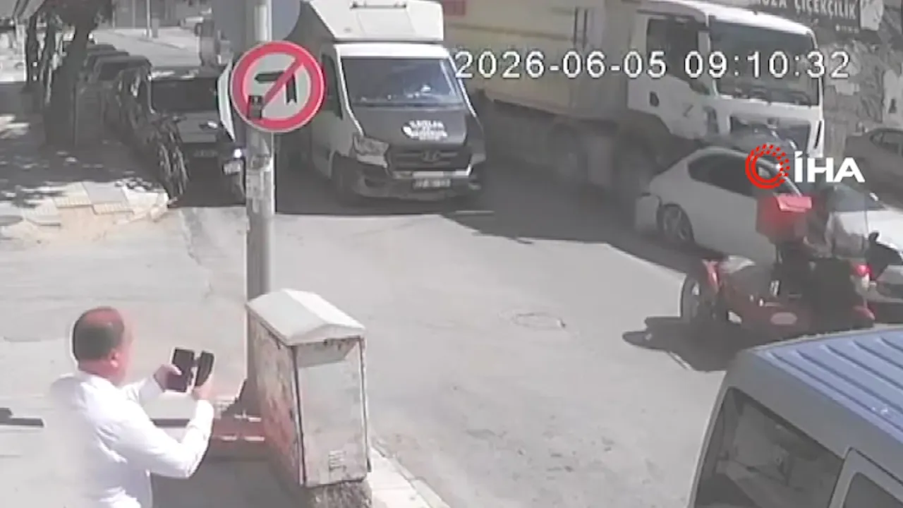Freni patlayan kamyon caddeyi savaş alanına çevirdi! Elazığ'daki kaza kamerada