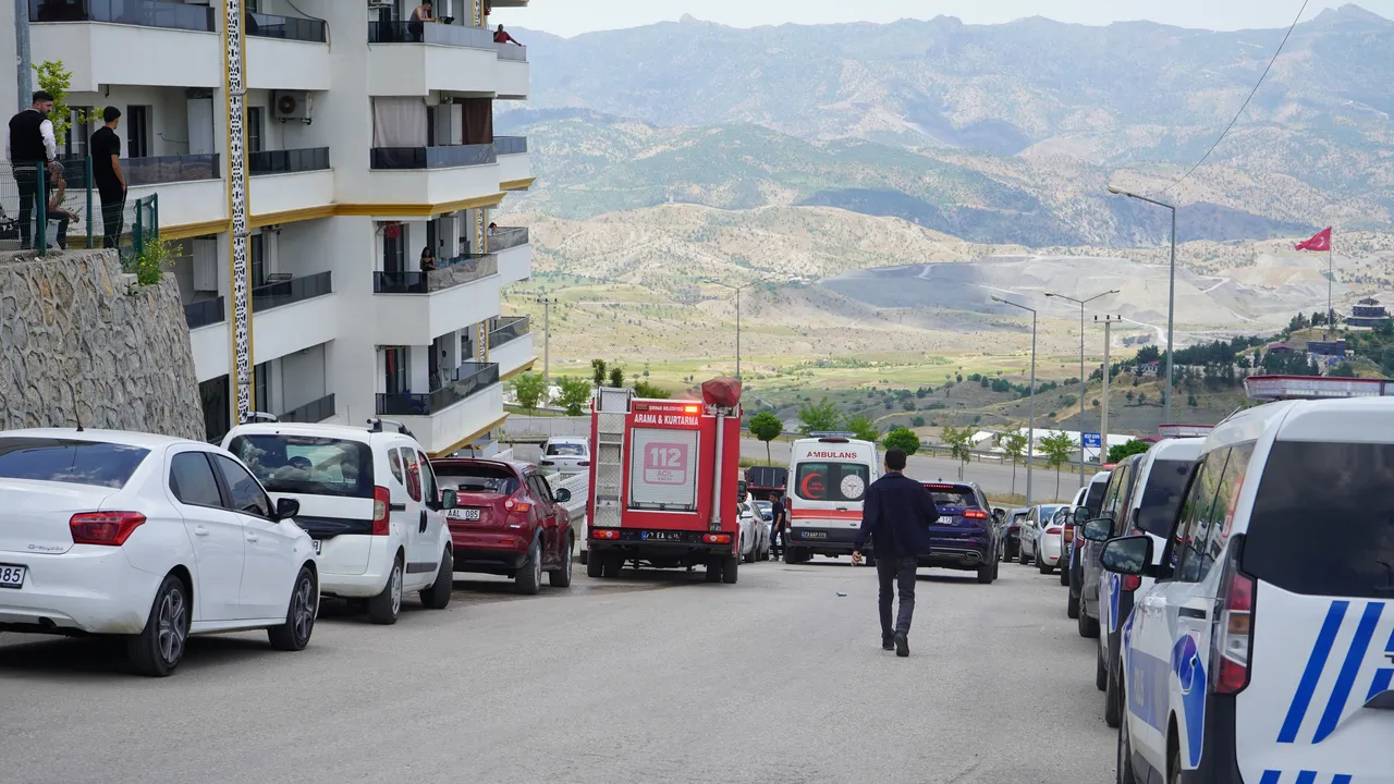 Genç hemşirenin korkunç ölümü! Evinde asılı bulundu