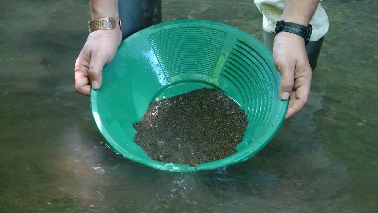 Günde 6 gram çıkaran var! İlgi gitgide artıyor: Doğada altın avı revaçta