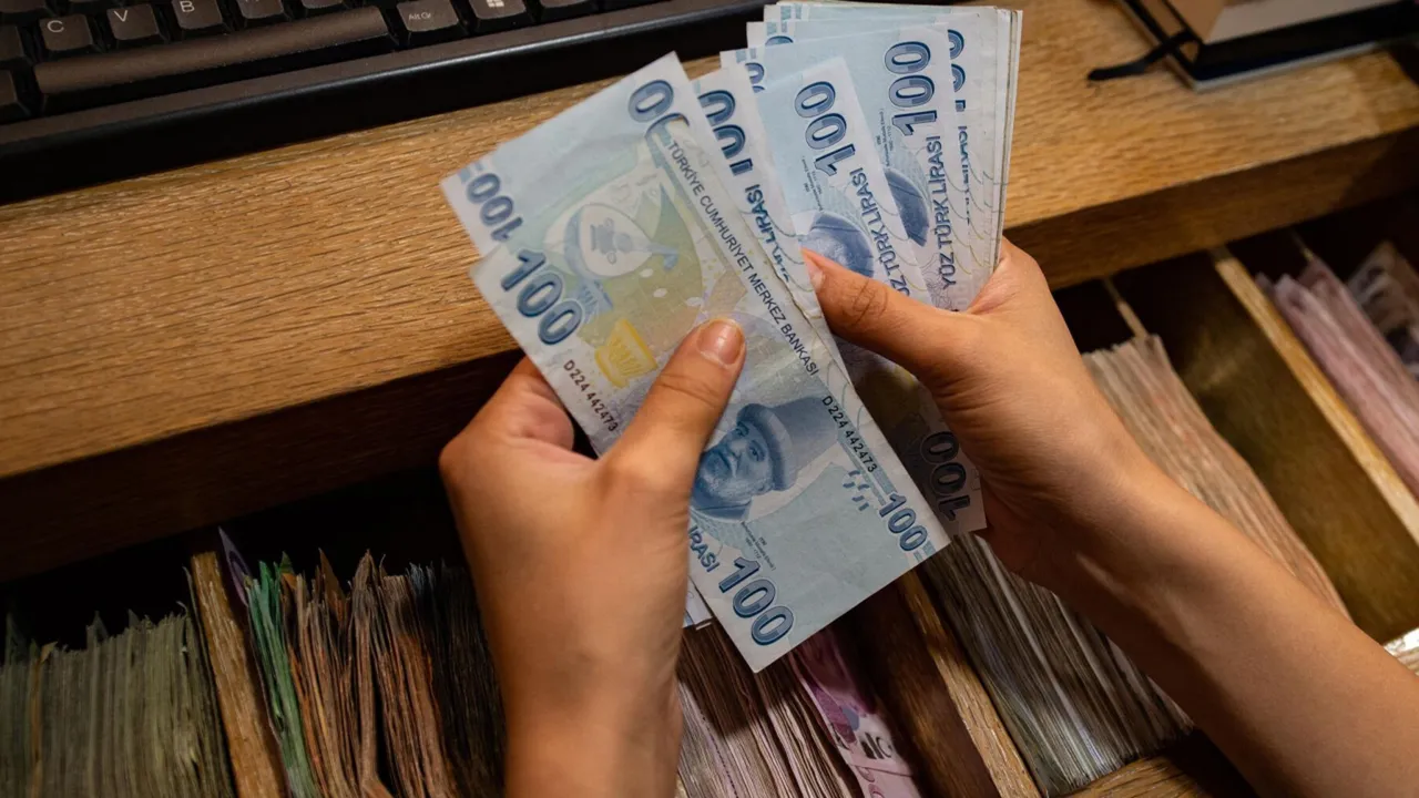 Polis, öğretmen, doktor... Kim ne kadar alacak? İşte meslek meslek zamlı memur maaşları