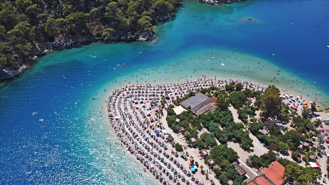 Sıfır Atıkta Türkiye modeli dünyaya örnek oluyor!  Turizm bölgelerine dev destek: Altyapıya 8 yılda 12,3 milyar liralık kaynak