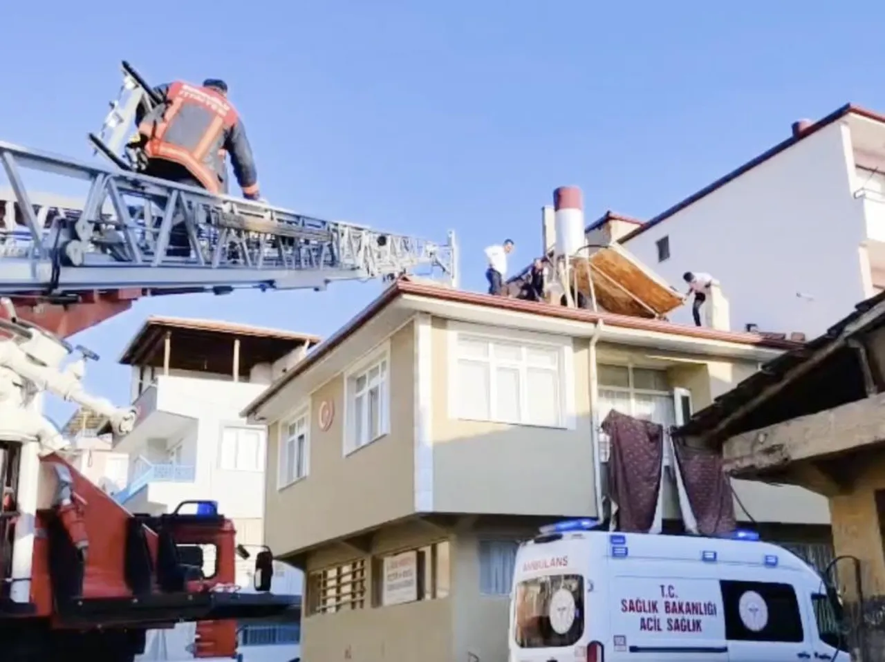 Çorum'da korkunç olay! Çatıda ceset bulundu, detayları kahretti