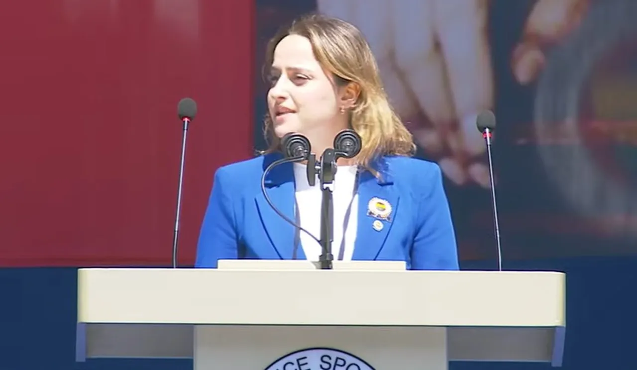 Fenerbahçe Kulübü üyesi Gizem Özcan