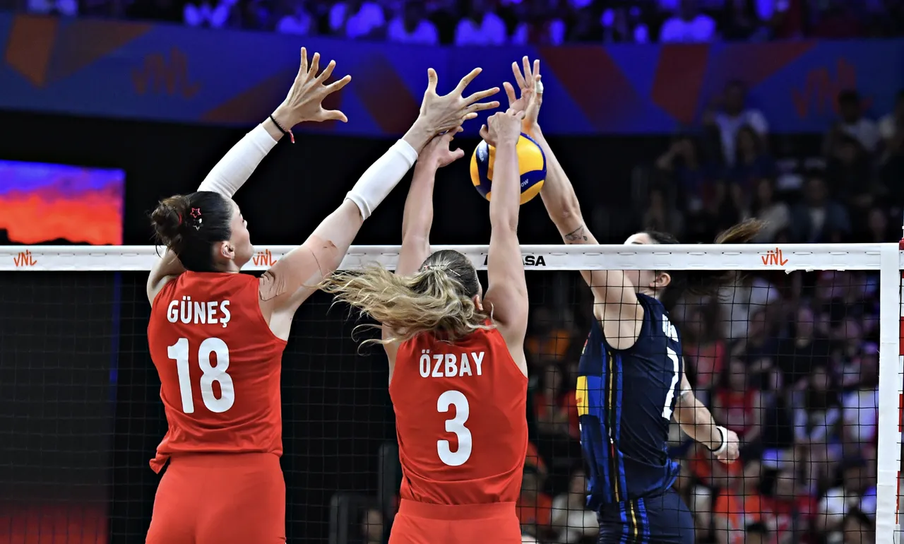 İtalya Türkiye voleybol maçı canlı yayın hangi kanalda, şifresiz nerede izlenir? Filenin Sultanları Milletler Ligi maçı bu akşam!