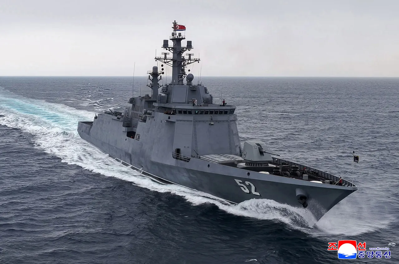 Kim Jong Undan dünyaya gözdağı! Kızıyla yeni savaş gemisini gezdi, zamanı ise manidar