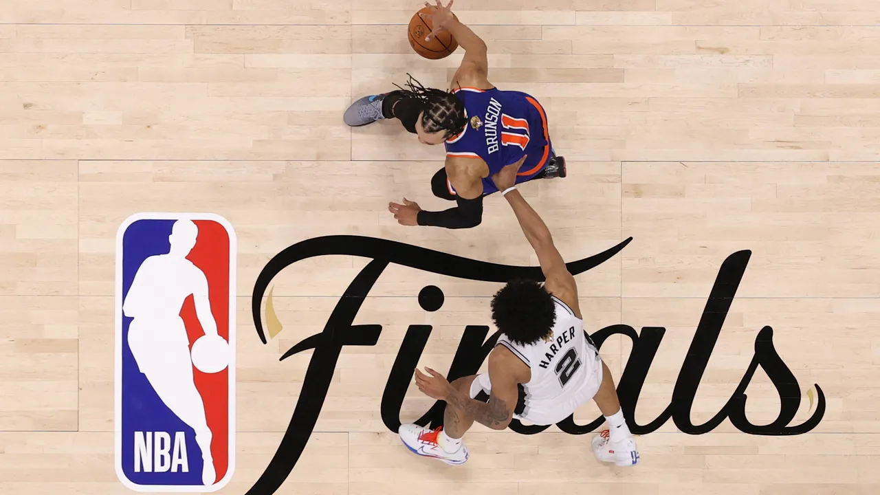NBA finalinde tarihi sonuç: New York Knicks yolu yarıladı