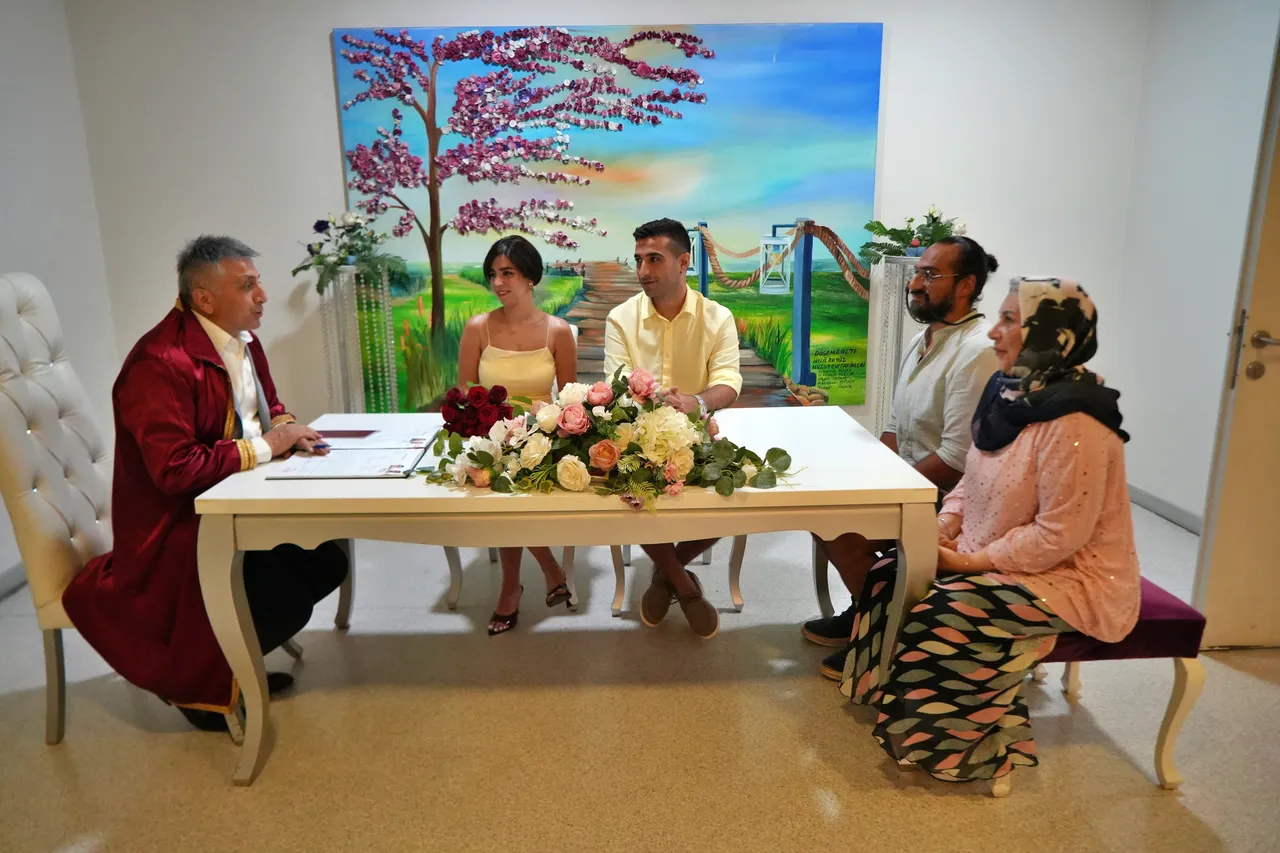 Tarihi fırsat bilen oraya koştu! Nikah salonlarında 06.06.2026 yoğunluğu