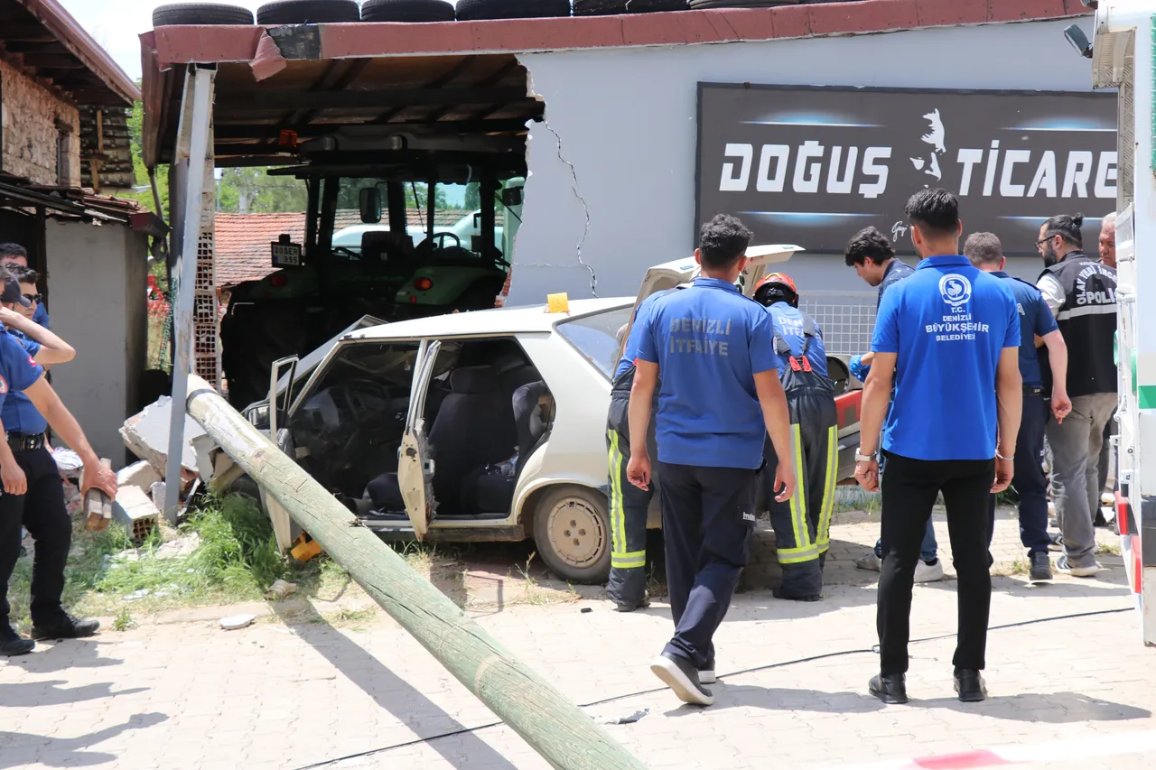 Yaşlı çift, duvara ok gibi saplanan araçta can verdi