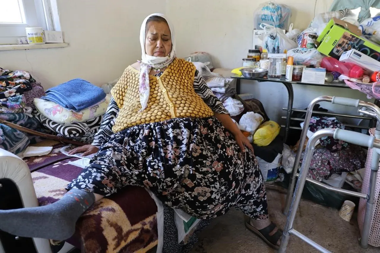 Yatağa mahkum olmuştu! Karnından tam 40 kilogram kitle çıkarıldı