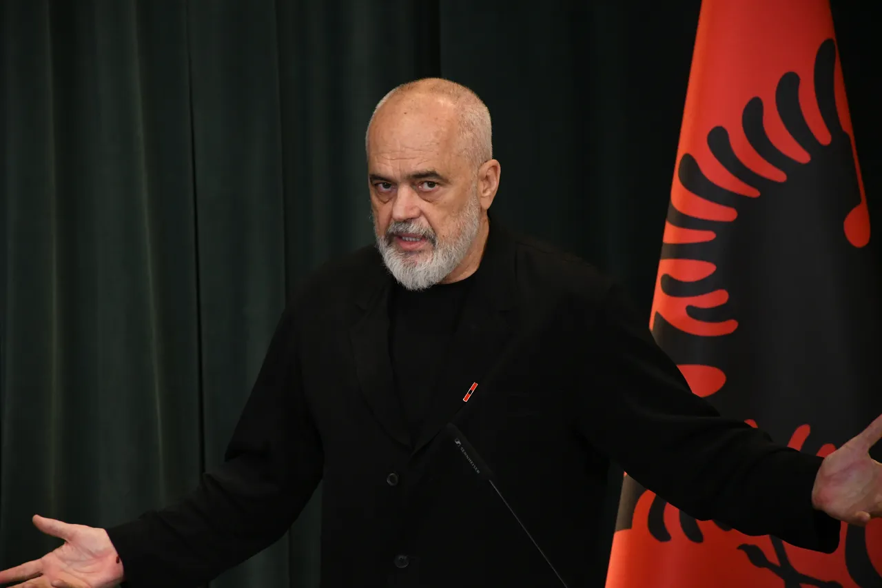 Arnavutların İsrail isyanı! Siyonistlerle yapılan anlaşma on binleri sokağa döktü