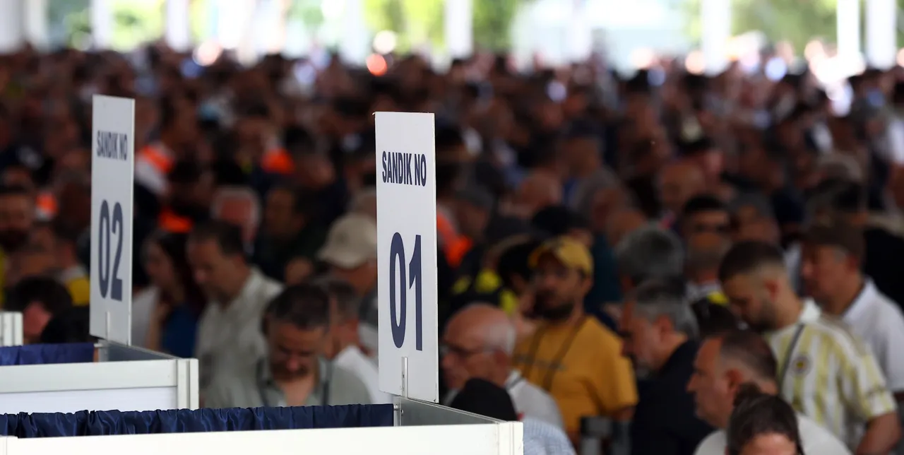 Oy verme işlemleri devam ediyor