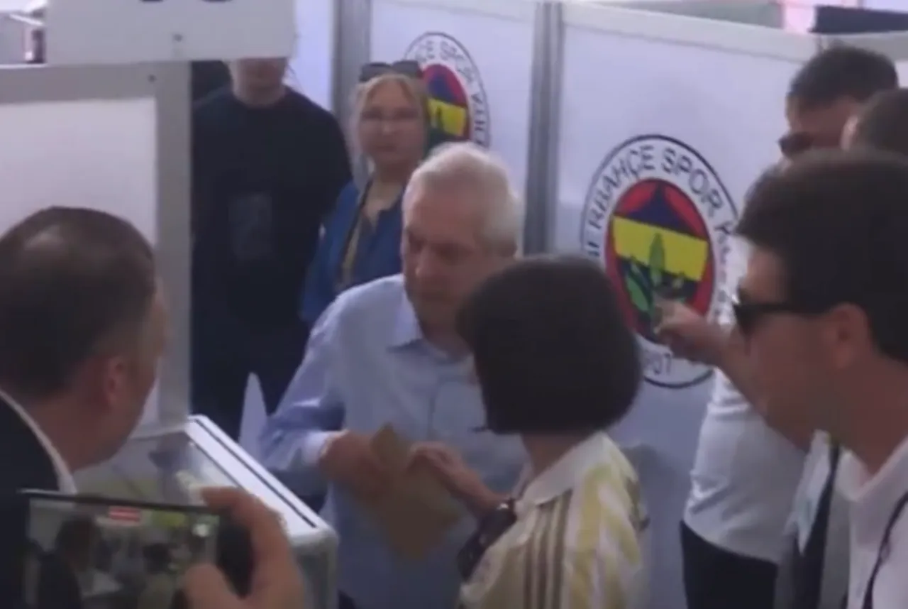Aziz Yıldırım