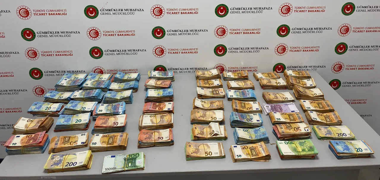 Gümrükte şaşkına çeviren yöntem! Bebek bezlerinden servet çıktı