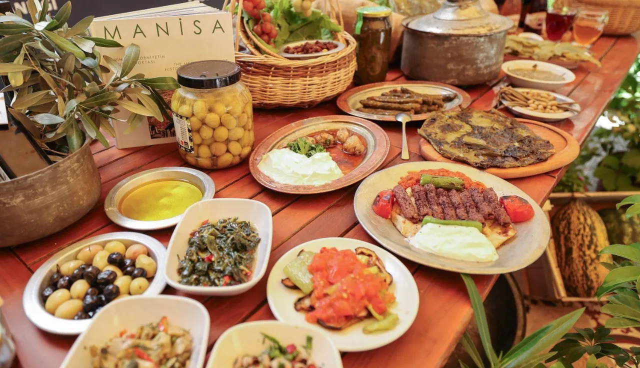 Manisa kebabı damgasını vurdu! Kültür Yolu Festivali'nin yıldız lezzetine yoğun ilgi