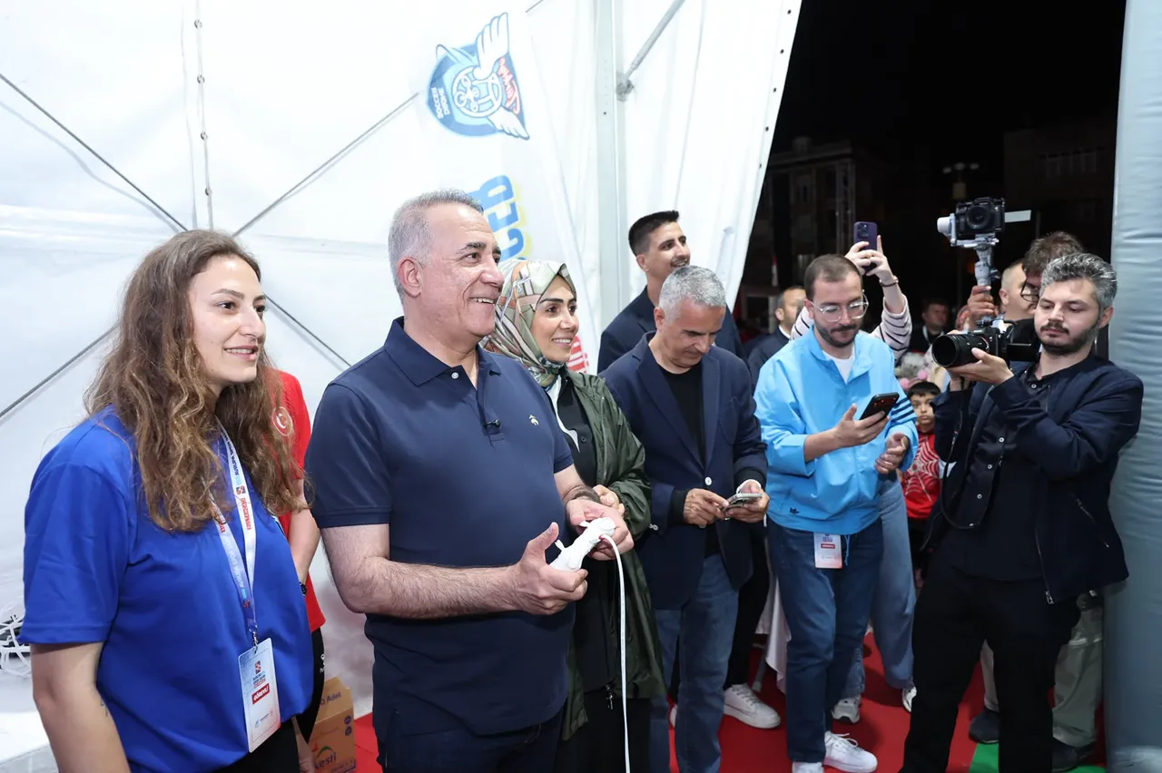 Sultangazi’de nefes kesen festival! Drone yarışları gökyüzünü renklendirdi