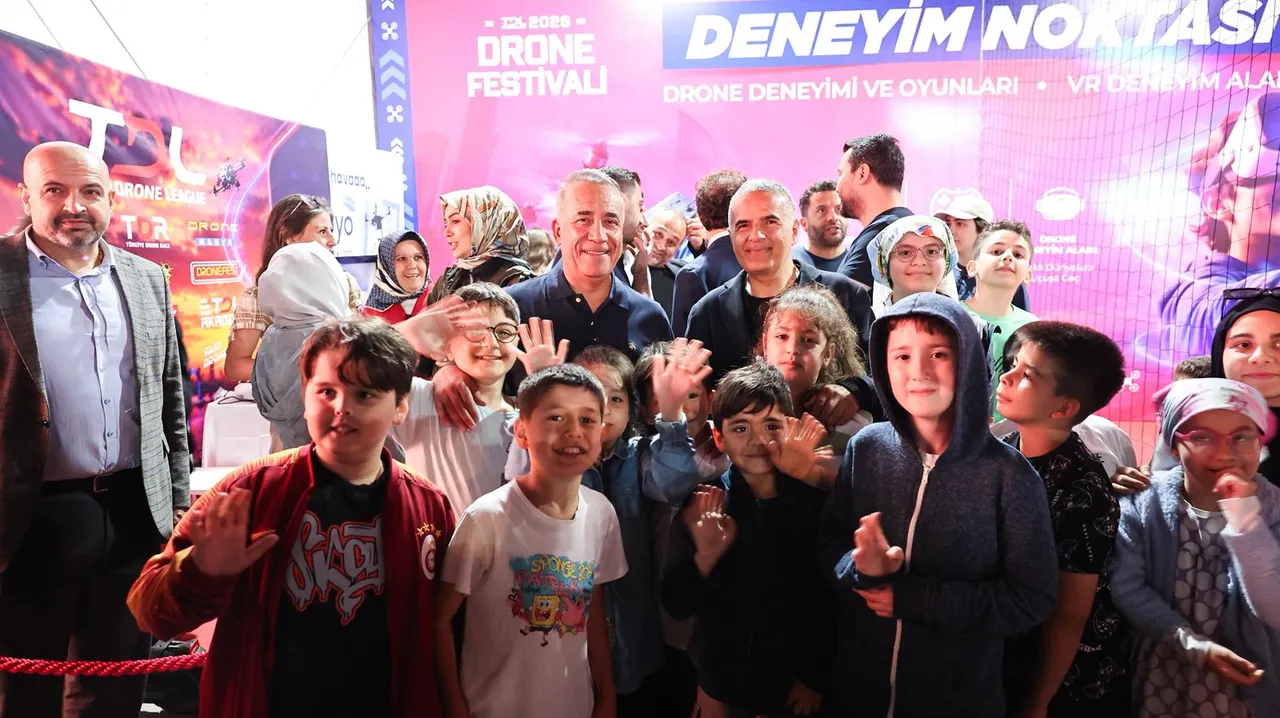 Sultangazi’de nefes kesen festival! Drone yarışları gökyüzünü renklendirdi