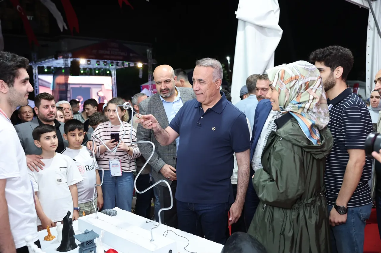 Sultangazi’de nefes kesen festival! Drone yarışları gökyüzünü renklendirdi