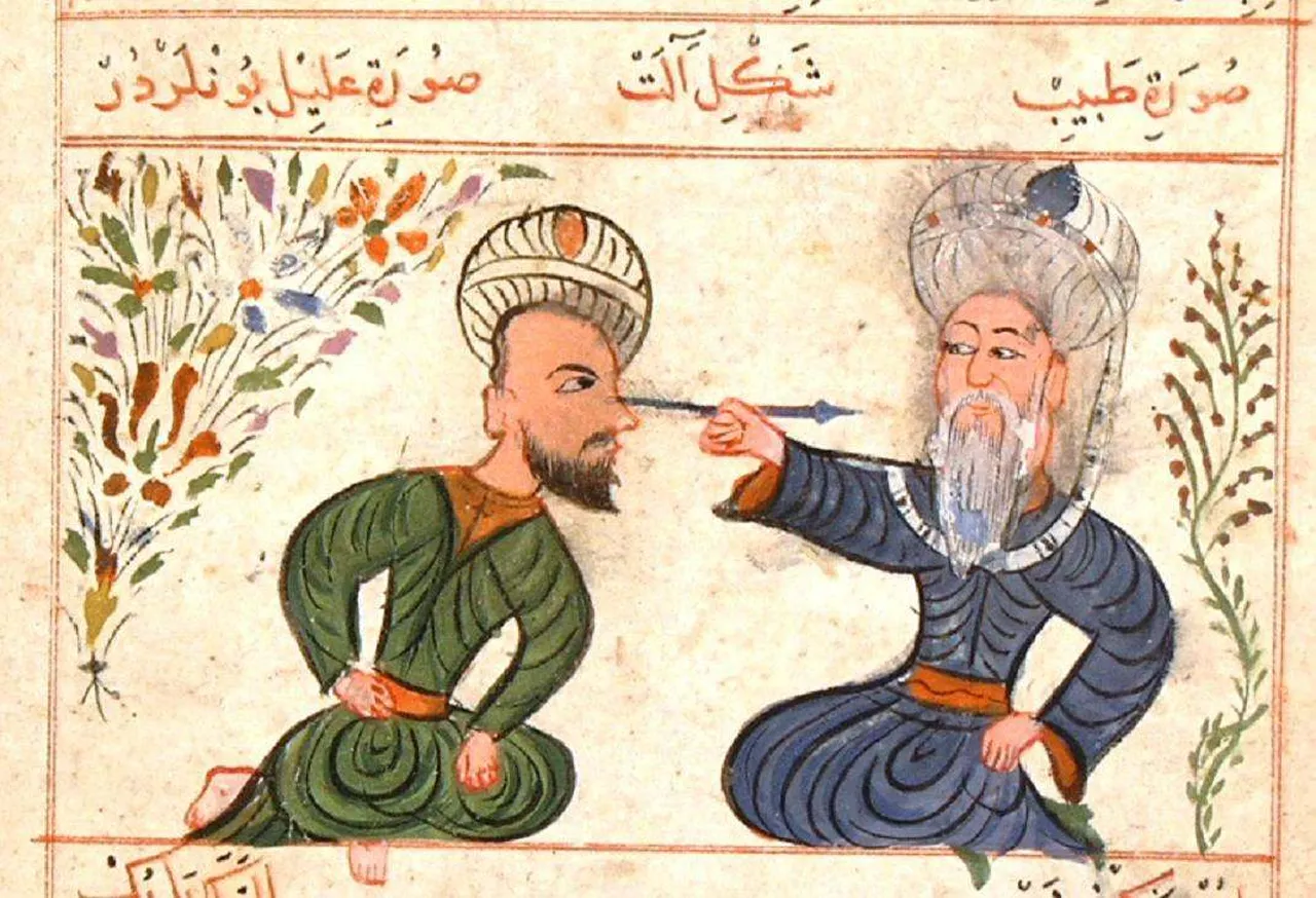 Müslüman bir doktor göz ameliyatı yapıyor