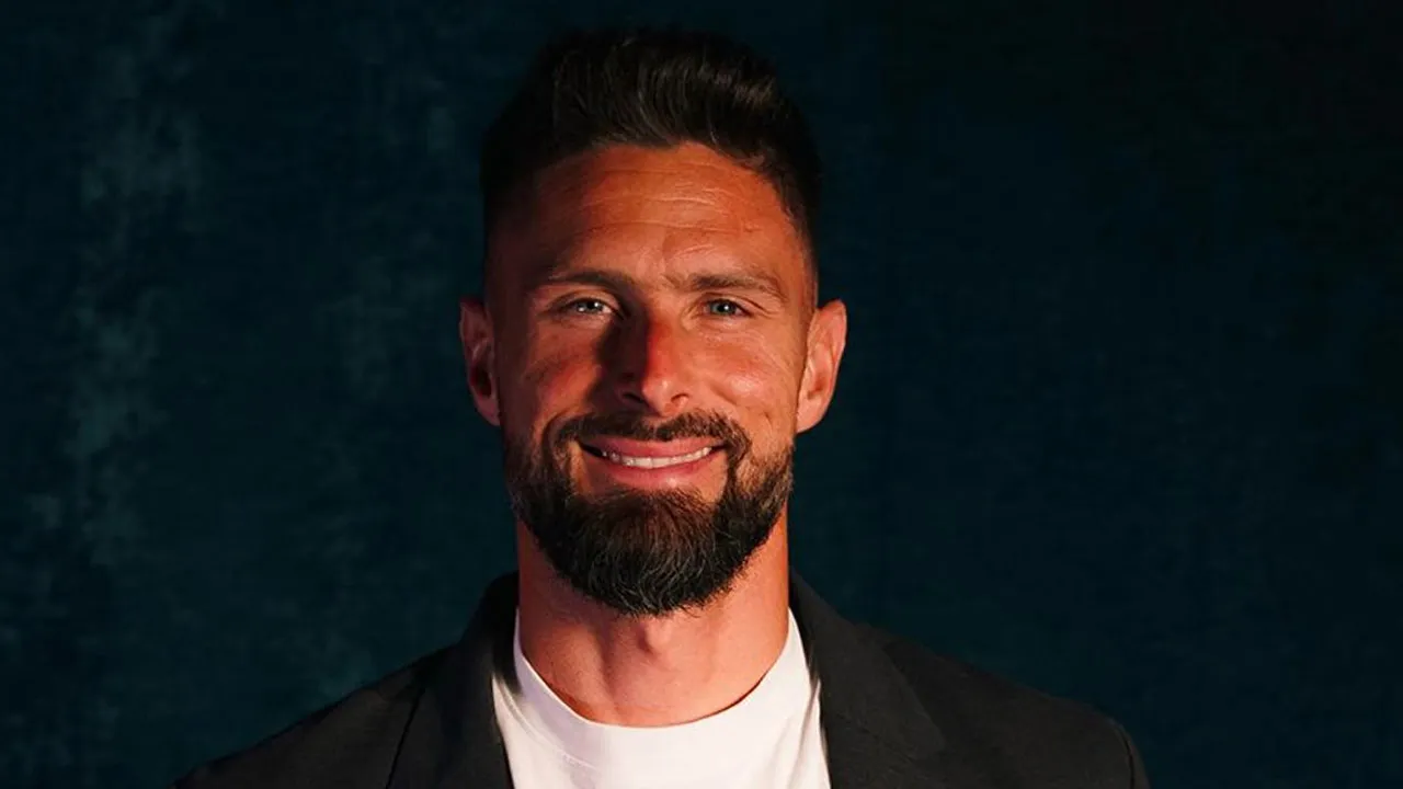 39'luk Olivier Giroud sözleşmesini bir yıl uzattı