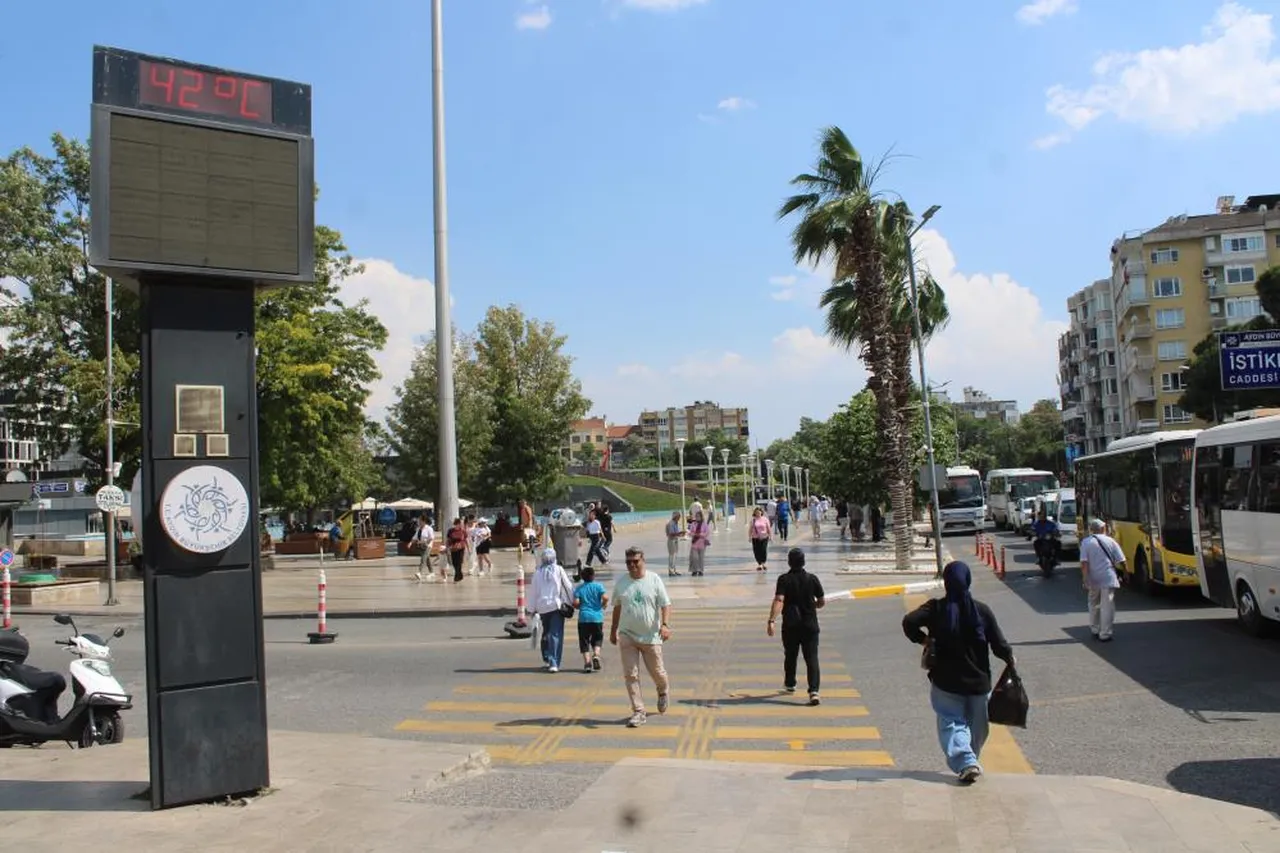 Aydın'da nefes kesen sıcak! Hayalet şehre döndü, gölgelik yer kalmadı