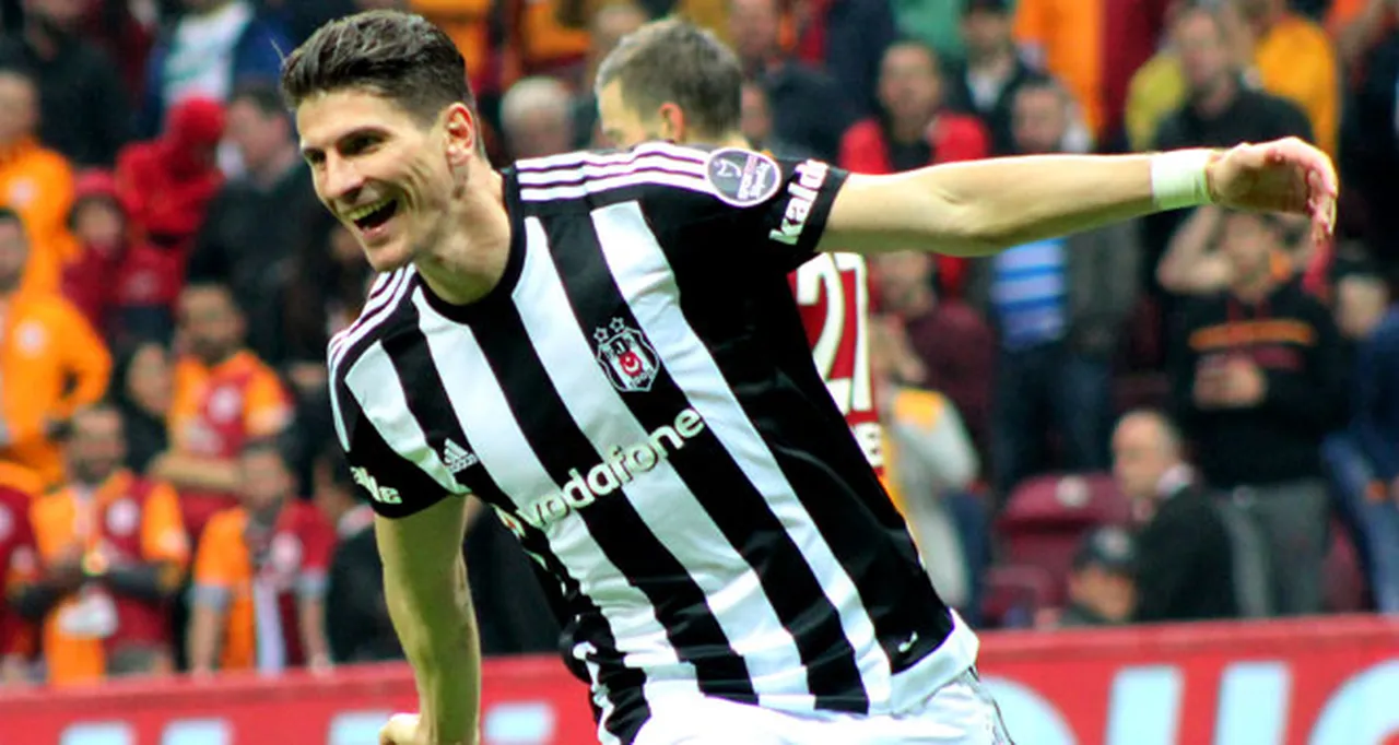 Mario Gomez, Beşiktaş formasıyla attığı 26 gol ile Süper Lig'in gol kralı oldu.