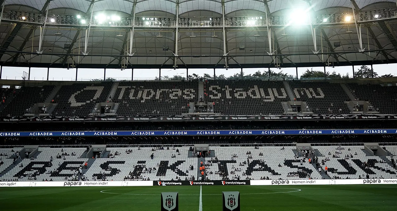 Beşiktaş, iç saha maçlarını TÜPTAŞ Stadyumu'nda oynuyor.