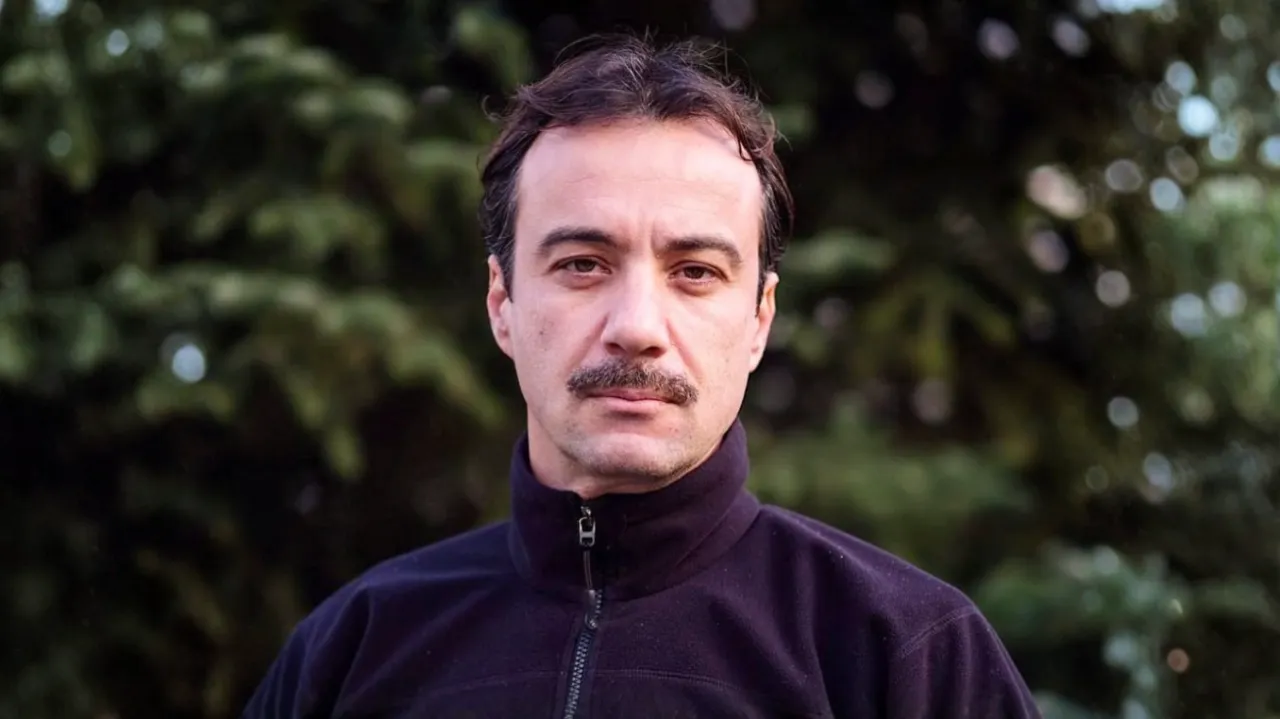 Devrim Nas kimdir, kaç yaşında, nereli? Doktorlar dizisinin Aslan'ı Devrim Nas'ın hayatı ve kariyeri