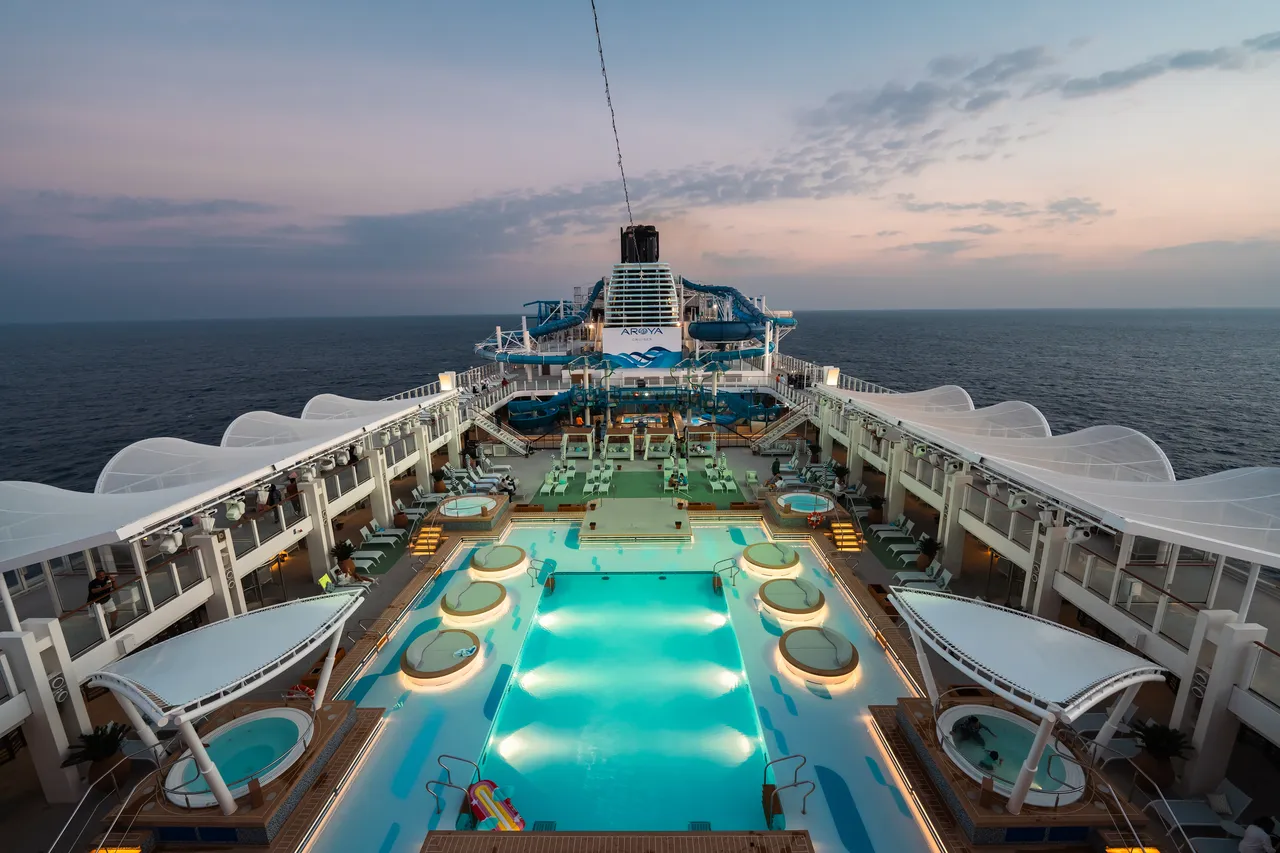 Dünyanın ilk alkolsüz lüks cruise gemisi AROYA, Türkiye operasyonlarına başladı