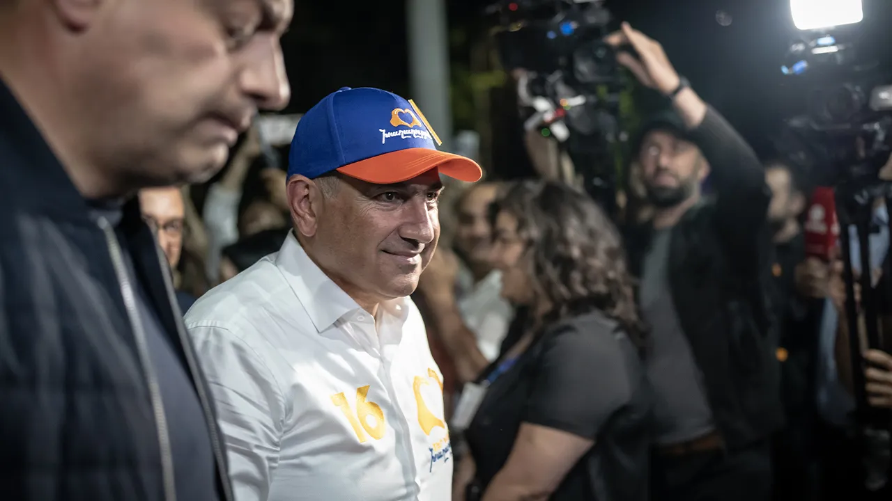 Ermeni lider, savaş gibi geçen seçimden zaferle çıktı: Paşinyan, Türkiye sayesinde kazandı