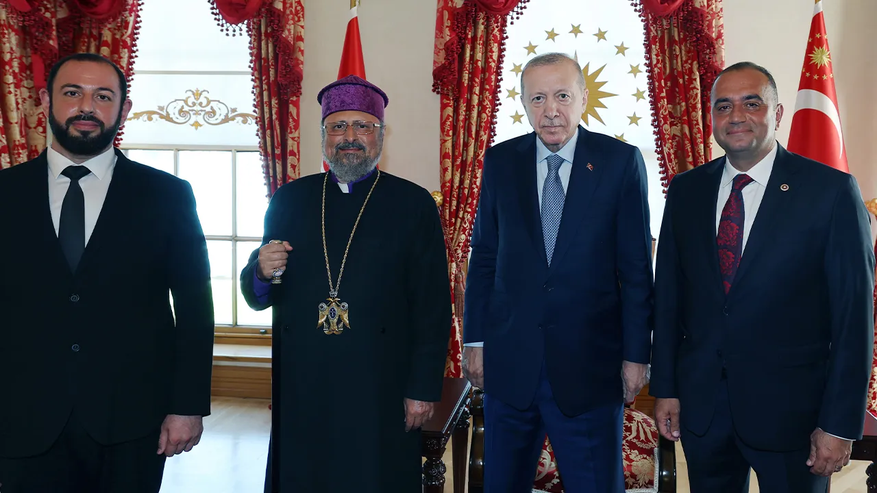 Erdoğan, Türkiye Ermenileri Patriği Sahak Maşalyan’ı kabul etti.