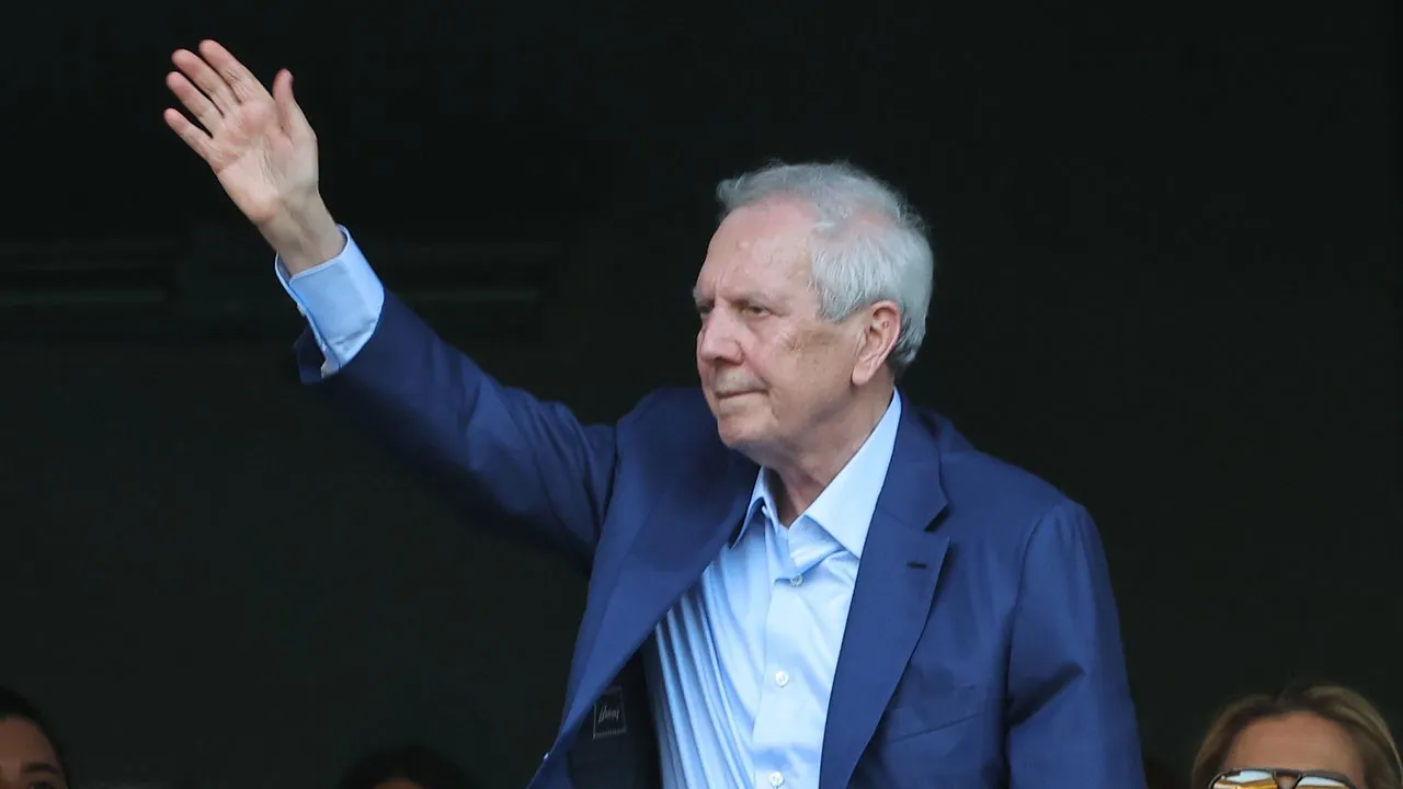 Fenerbahçe Başkanı Aziz Yıldırım'a tebrik
