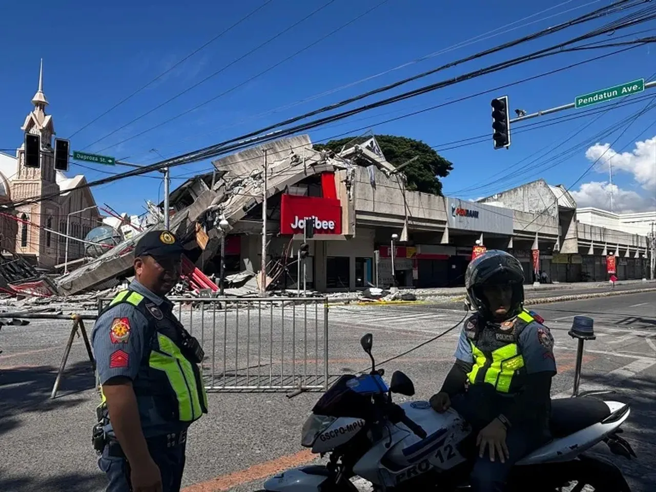 Filipinler 7.8'lik depremle sallandı! Birçok ülke için tsunami uyarısı yapıldı
