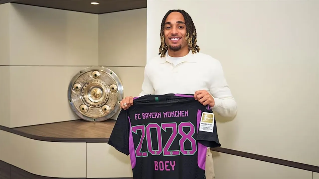 Sacha Boey'in, bayern Münih ile 2028'e kadar sözleşmesi bulunuyor.