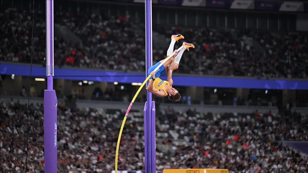 İsveçli sporcu, 5 metre 80 cm'lik derecesiyle ikinci oldu.