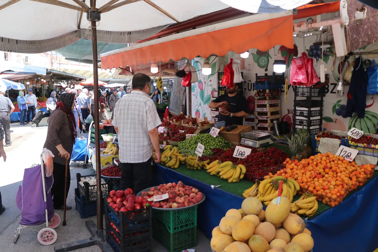 Kiraz, şeftali, çilek, kavun... Yaz meyveleri ucuzlamaya başladı! İşte fiyatlar