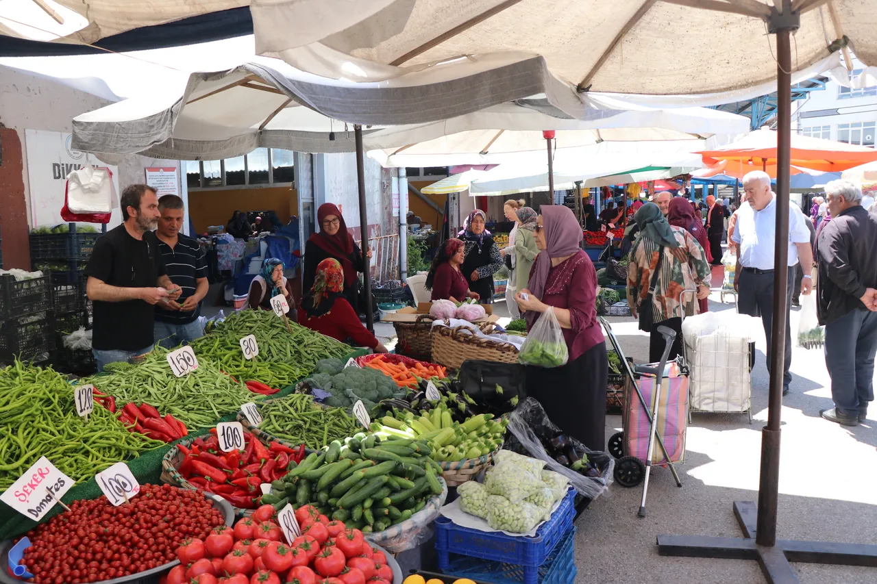 Kiraz, şeftali, çilek, kavun... Yaz meyveleri ucuzlamaya başladı! İşte fiyatlar