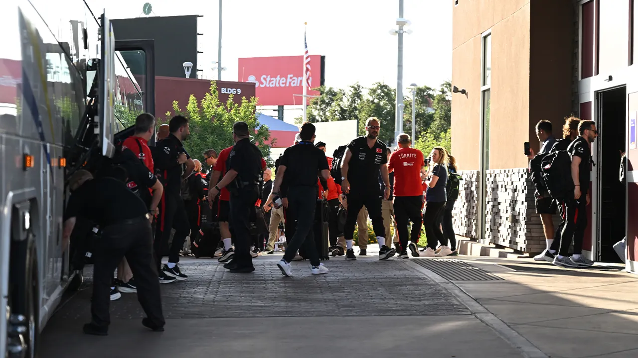 Milli futbolculara Arizona'da coşkulu karşılama!