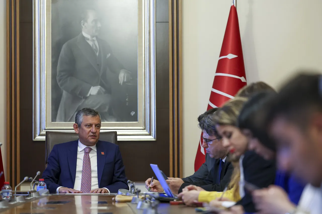 Özel, CHP’nin içini boşaltacak! Devrik genel başkan, "baba ocağı" dediği partisini terk ediyor