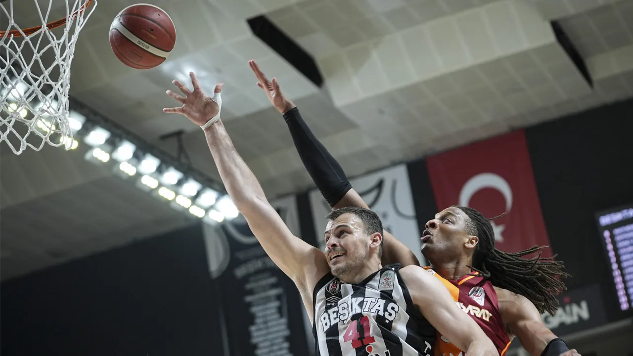 Beşiktaş'tan açıklama: Ante Zizic ameliyat edildi
