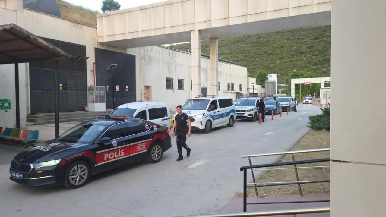 Bursa'da helikopter destekli 'torbacı' operasyonu: 52 gözaltı