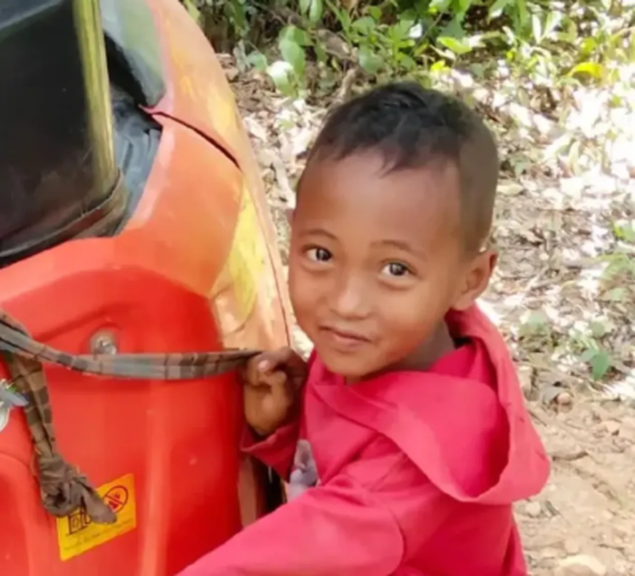 Evde beslenen makak maymunu, 7 yaşındaki çocuğu hayattan kopardı! Akciğerini delip...