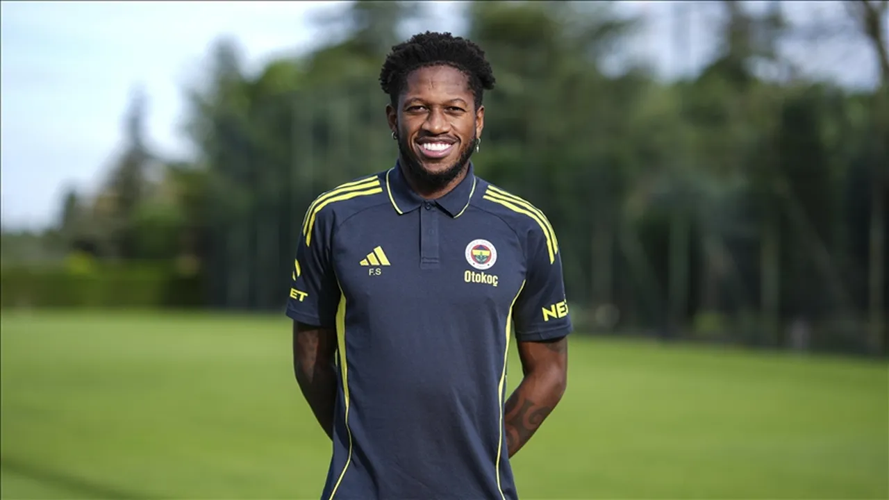"Fenerbahçe'den ayrılacak" denen Fred suskunluğunu bozdu: Transfer paylaşımına cevap