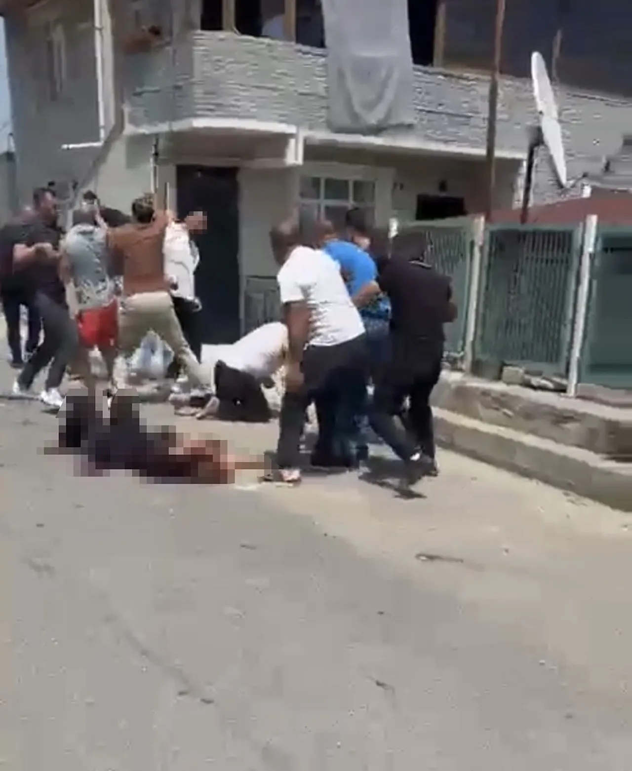 Kocaeli'de eşini sokak ortasında öldüren katil zanlısının ifadesi kan dondurdu: 5 yaşındaki çocuğumu gördüğüm için durdum