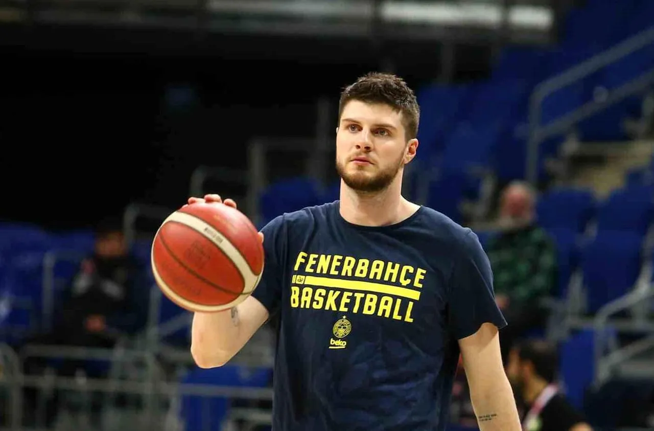 Fenerbahçe Beko, iki yıldızına veda etti